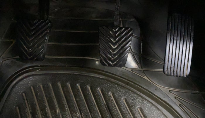 2018 Hyundai Verna 1.6 VTVT SX O, Petrol, Manual, 75,988 km, Pedals