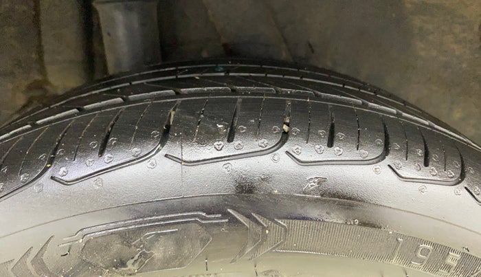 2018 Hyundai Verna 1.6 VTVT SX O, Petrol, Manual, 75,988 km, Right Rear Tyre Tread