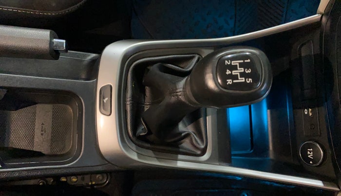 2023 Tata ALTROZ XZ PETROL, Petrol, Manual, 2,818 km, Gear Lever