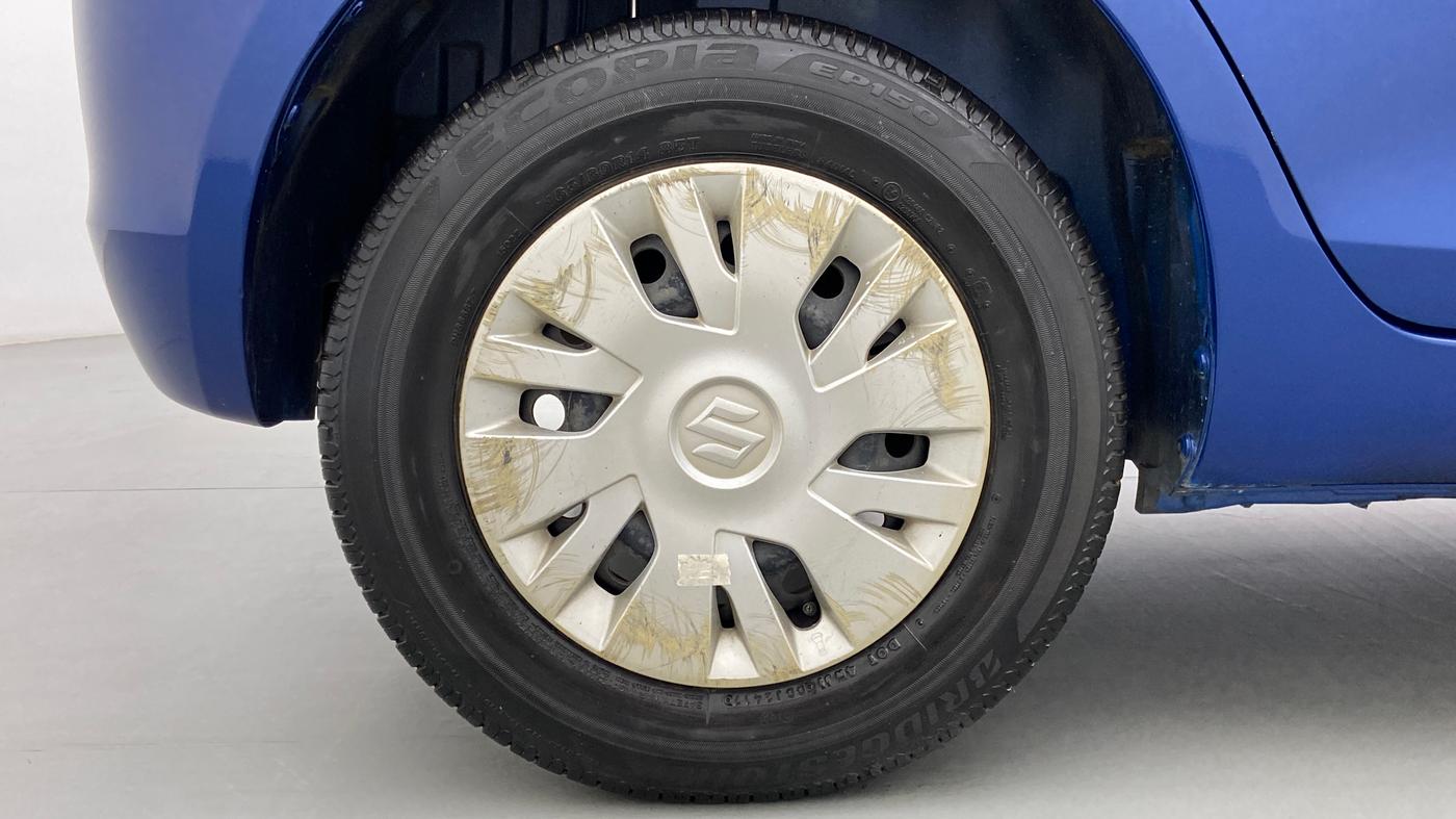 2013 Maruti Swift VXI D, Petrol, Manual, 65,099 km, Right Rear Wheel