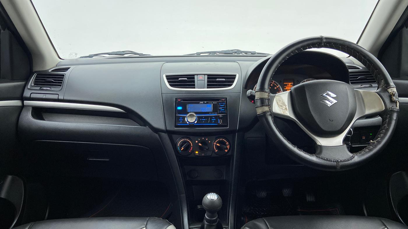 2013 Maruti Swift VXI D, Petrol, Manual, 65,099 km, Dashboard