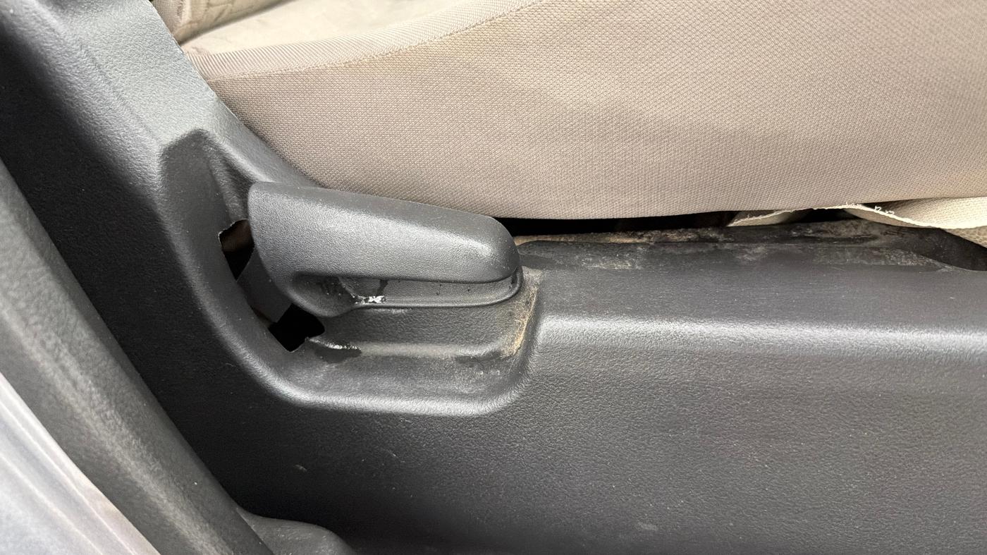 2015 Maruti Wagon R 1.0 VXI, Petrol, Manual, 39,588 km, Driver Side Adjustment Panel