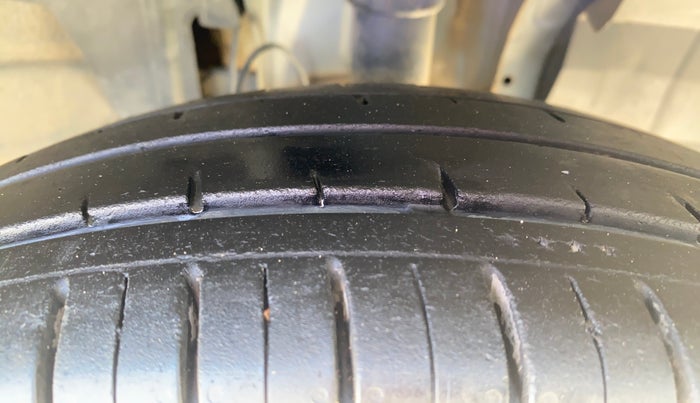 2019 Renault TRIBER RXL MT, Petrol, Manual, 67,334 km, Right Front Tyre Tread