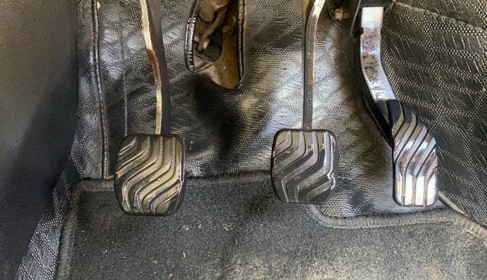 2019 Renault TRIBER RXL MT, Petrol, Manual, 67,334 km, Pedals