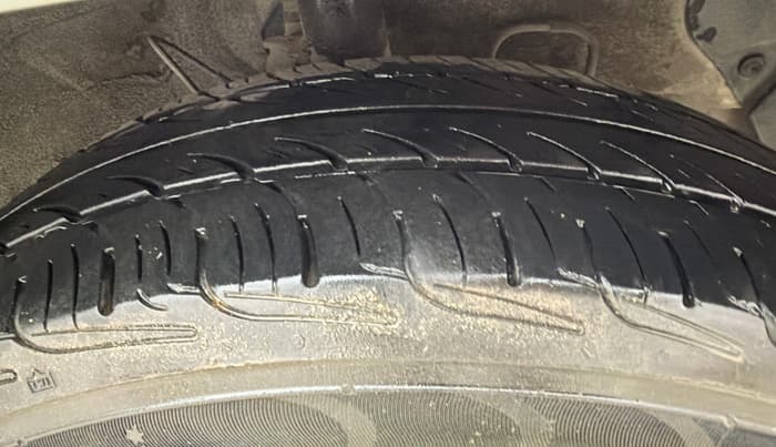 2019 Hyundai NEW SANTRO MAGNA CNG, CNG, Manual, 91,819 km, Right Front Tyre Tread