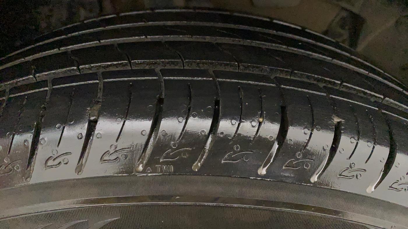 2018 Renault Duster RXS CVT, Petrol, Automatic, 60,595 km, Right Front Tyre Tread