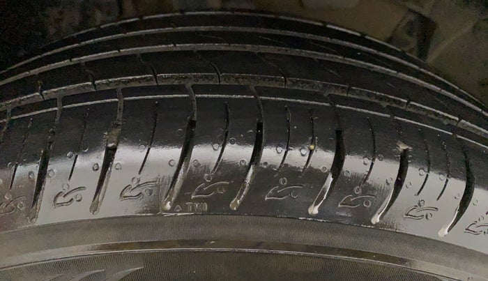 2018 Renault Duster RXS CVT, Petrol, Automatic, 60,595 km, Right Front Tyre Tread