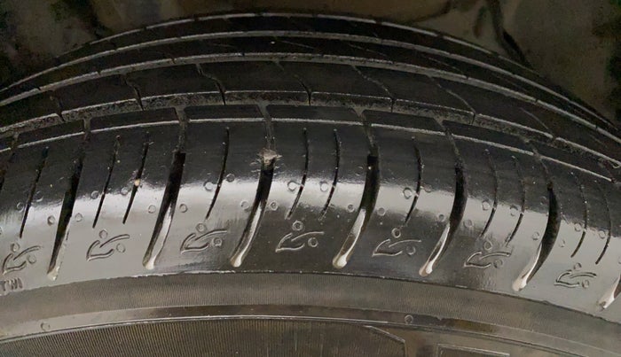 2018 Renault Duster RXS CVT, Petrol, Automatic, 60,595 km, Left Front Tyre Tread