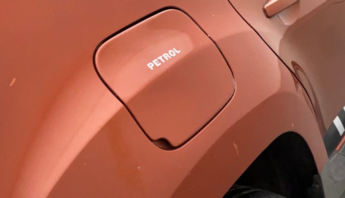 2018 Renault Duster RXS CVT, Petrol, Automatic, 60,595 km, Right quarter panel - Minor scratches