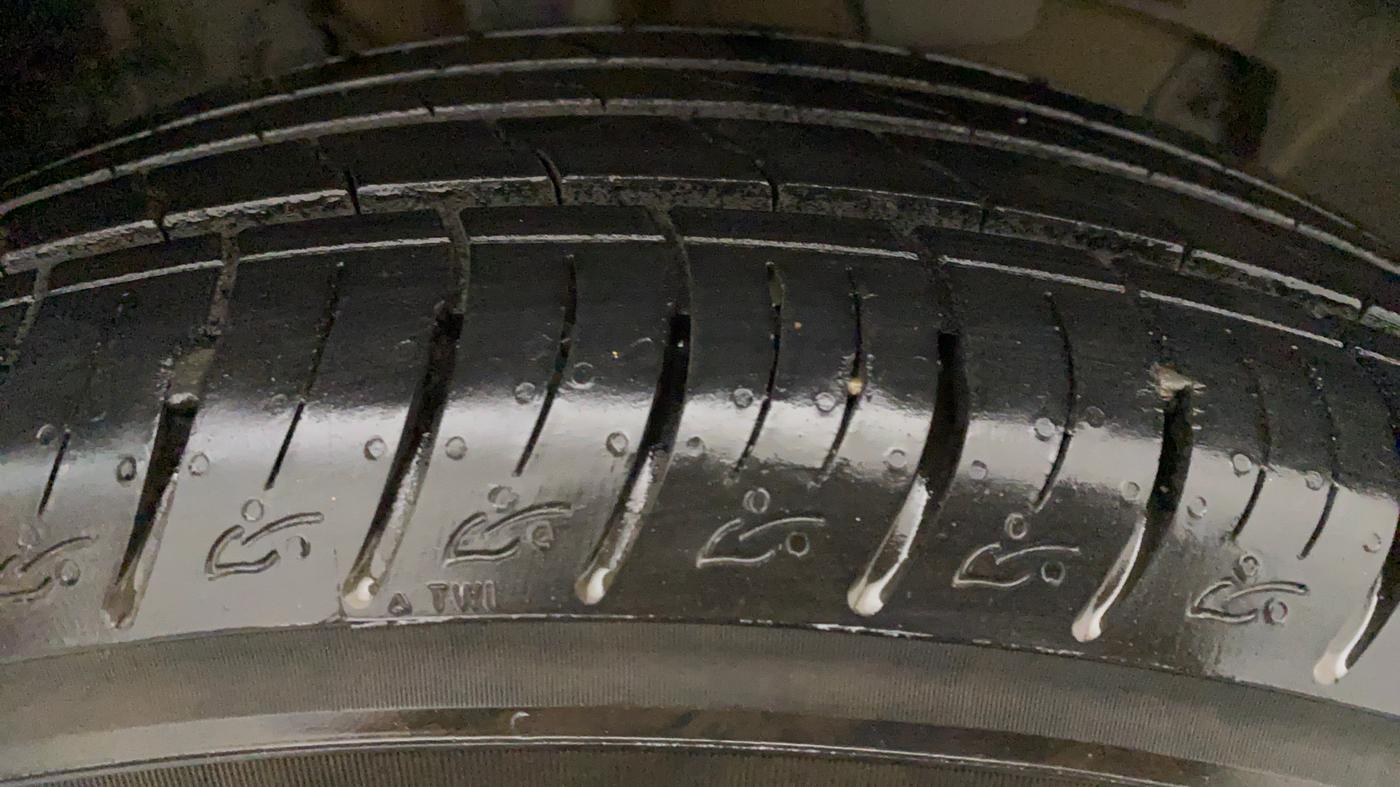 2018 Renault Duster RXS CVT, Petrol, Automatic, 60,595 km, Left Rear Tyre Tread