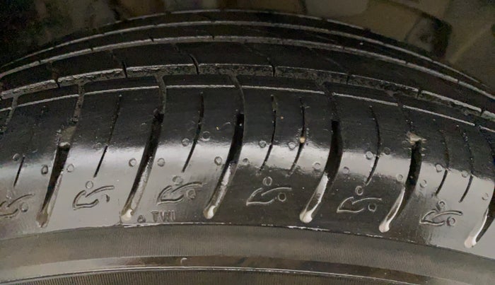 2018 Renault Duster RXS CVT, Petrol, Automatic, 60,595 km, Left Rear Tyre Tread