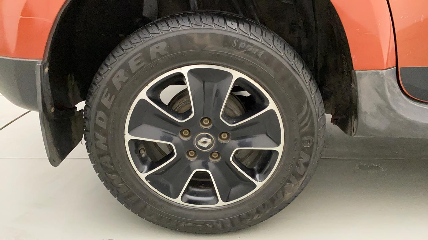 2018 Renault Duster RXS CVT, Petrol, Automatic, 60,595 km, Right Rear Wheel