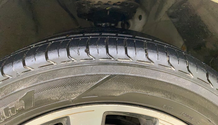 2016 Hyundai Verna 1.6 VTVT SX AT, Petrol, Automatic, 47,416 km, Right Front Tyre Tread