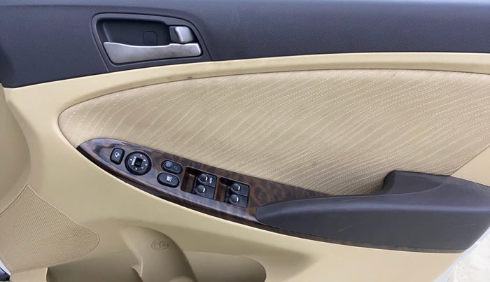 2016 Hyundai Verna 1.6 VTVT SX AT, Petrol, Automatic, 47,416 km, Driver Side Door Panels Control