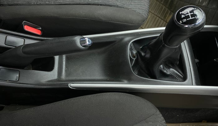 2017 Maruti Baleno DELTA PETROL 1.2, Petrol, Manual, 26,902 km, Gear Lever
