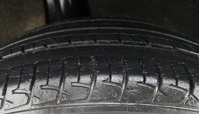 2017 Maruti Baleno DELTA PETROL 1.2, Petrol, Manual, 26,902 km, Right Rear Tyre Tread