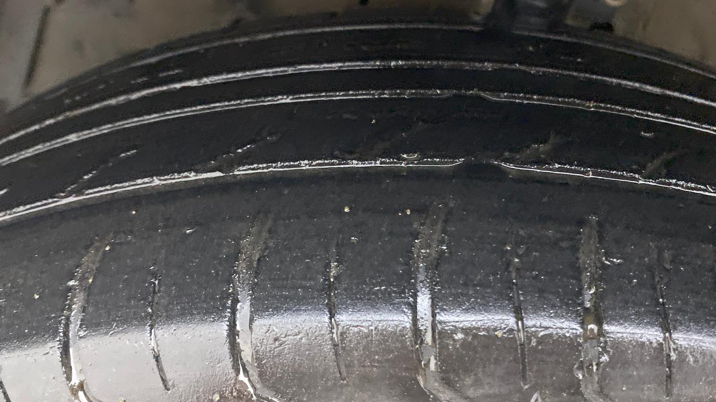 2012 Maruti Swift VDI, Diesel, Manual, 83,250 km, Left Front Tyre Tread