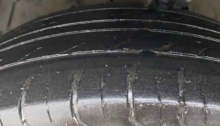 2012 Maruti Swift VDI, Diesel, Manual, 83,250 km, Left Front Tyre Tread