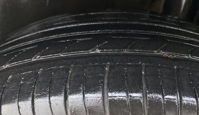 2012 Maruti Swift VDI, Diesel, Manual, 83,250 km, Left Rear Tyre Tread