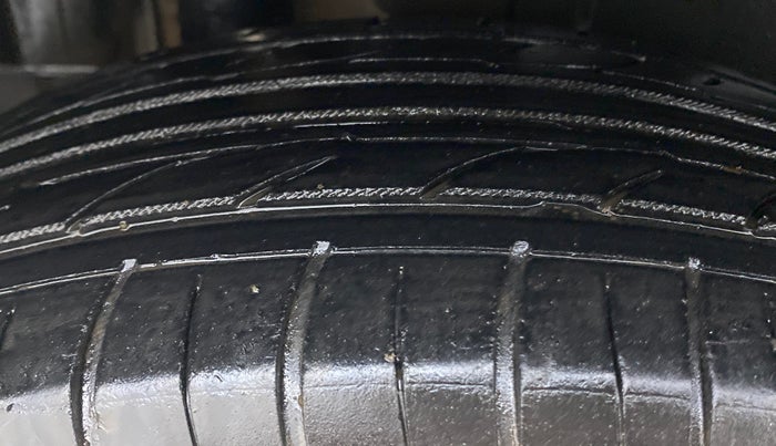 2012 Maruti Swift VDI, Diesel, Manual, 83,250 km, Right Rear Tyre Tread