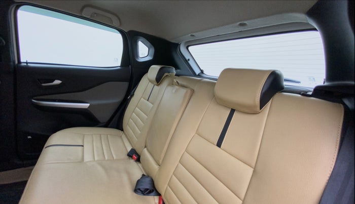 2020 Nissan MAGNITE XV TURBO, Petrol, Manual, 26,102 km, Right Side Rear Door Cabin