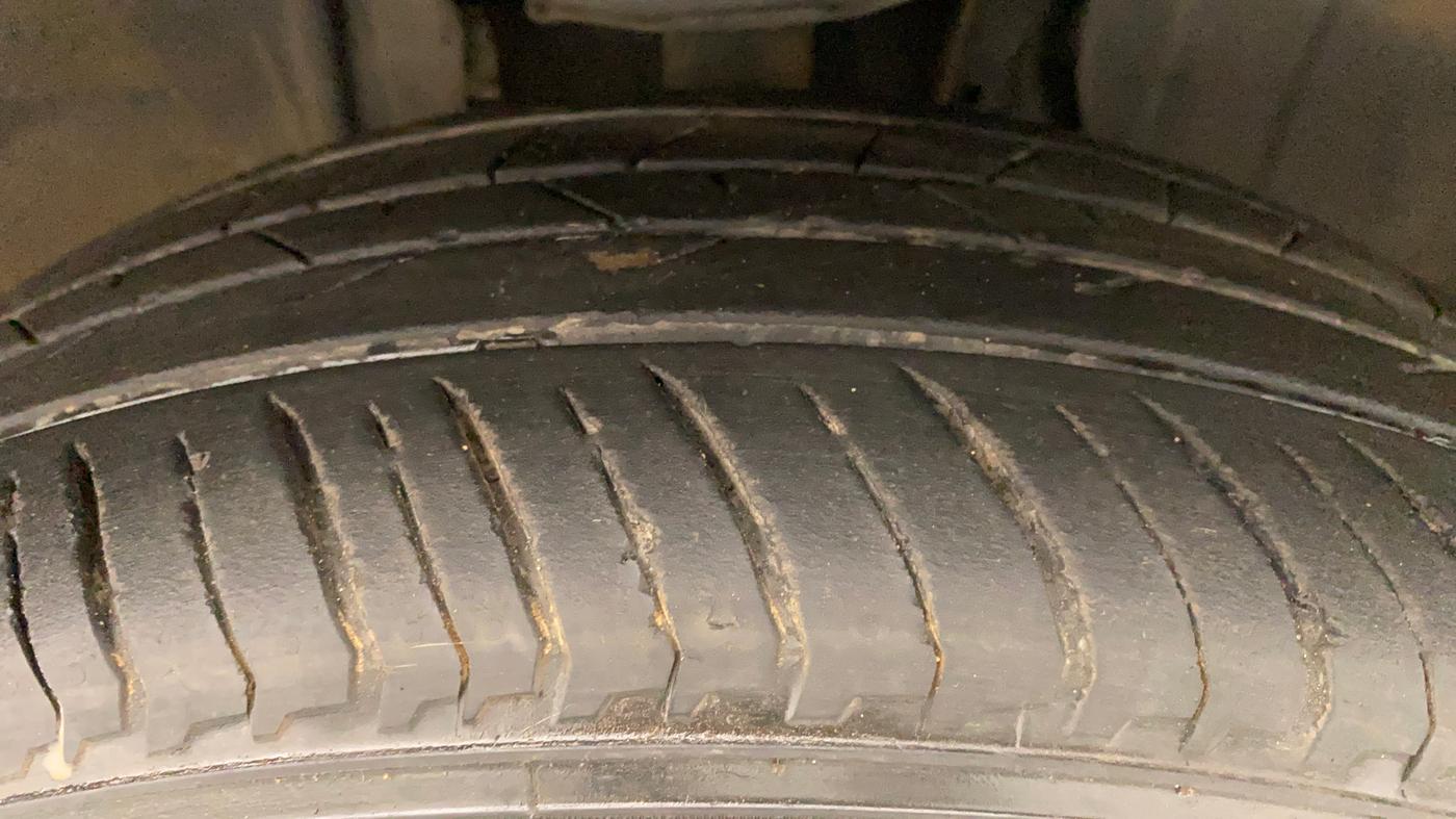 2020 Nissan MAGNITE XV TURBO, Petrol, Manual, 26,102 km, Right Front Tyre Tread