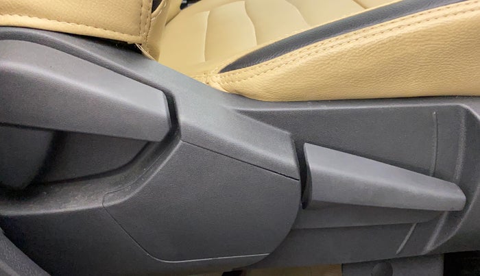 2020 Nissan MAGNITE XV TURBO, Petrol, Manual, 26,102 km, Driver Side Adjustment Panel