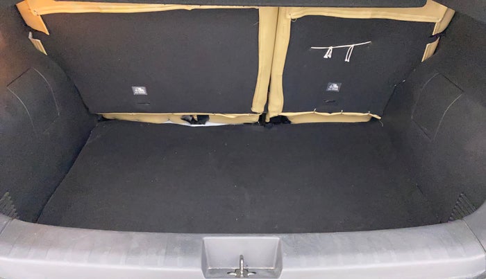 2020 Nissan MAGNITE XV TURBO, Petrol, Manual, 26,102 km, Boot Inside