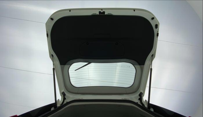 2019 Mahindra XUV500 W5 FWD, Diesel, Manual, 3,095 km, Boot Door Open