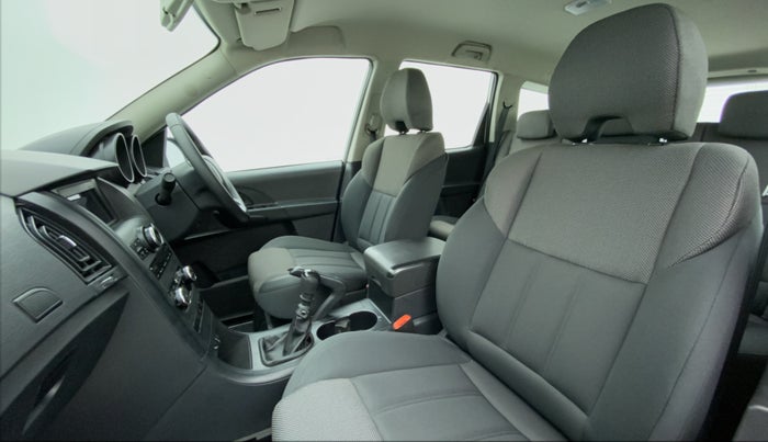 2019 Mahindra XUV500 W5 FWD, Diesel, Manual, 3,095 km, Right Side Front Door Cabin View