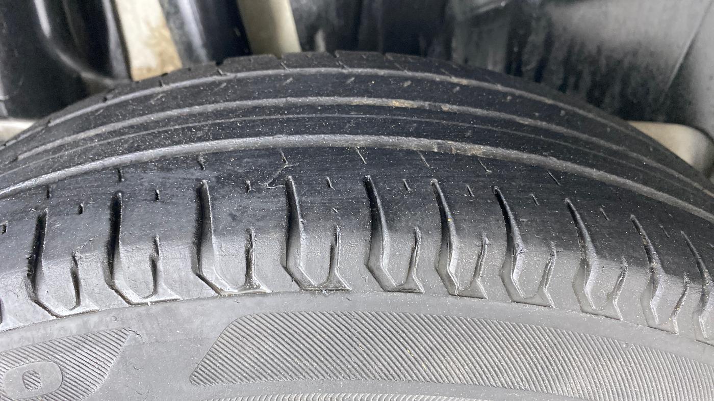 2019 Maruti Swift LXI, Petrol, Manual, 49,661 km, Right Rear Tyre Tread