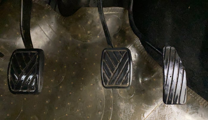 2016 Maruti Wagon R 1.0 VXI, Petrol, Manual, 98,961 km, Pedals