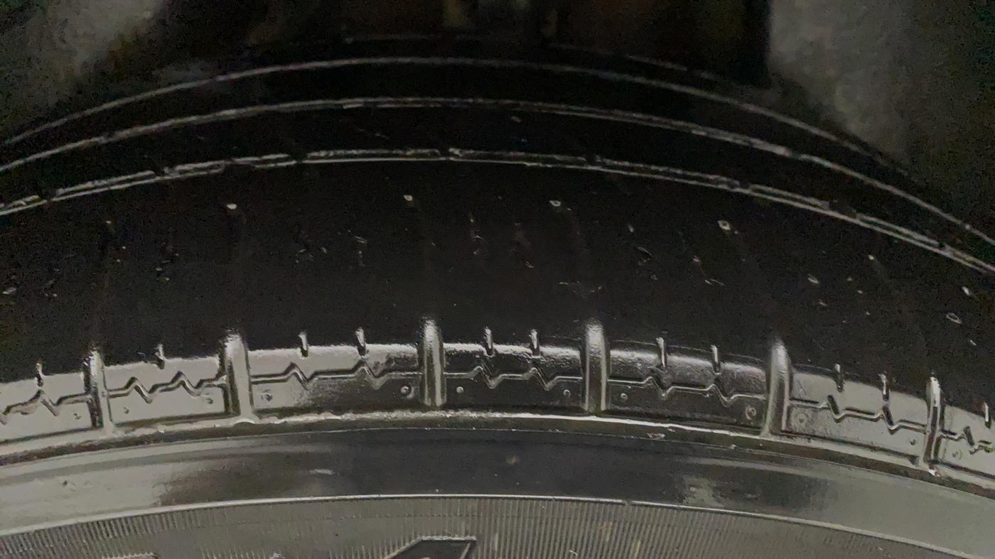 2018 Jeep Compass LIMITED (O) 1.4 PETROL AT, Petrol, Automatic, 82,809 km, Right Front Tyre Tread