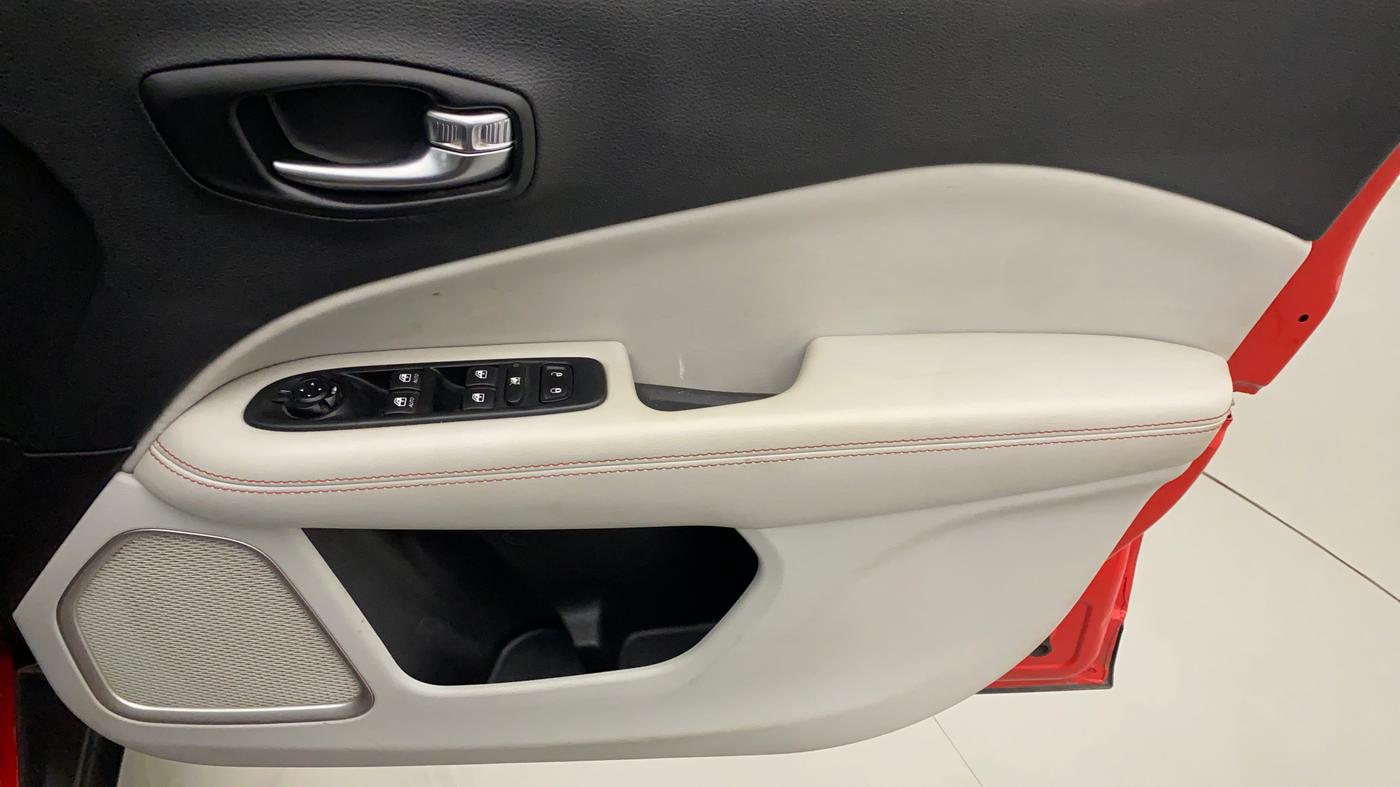 2018 Jeep Compass LIMITED (O) 1.4 PETROL AT, Petrol, Automatic, 82,809 km, Driver Side Door Panels Control