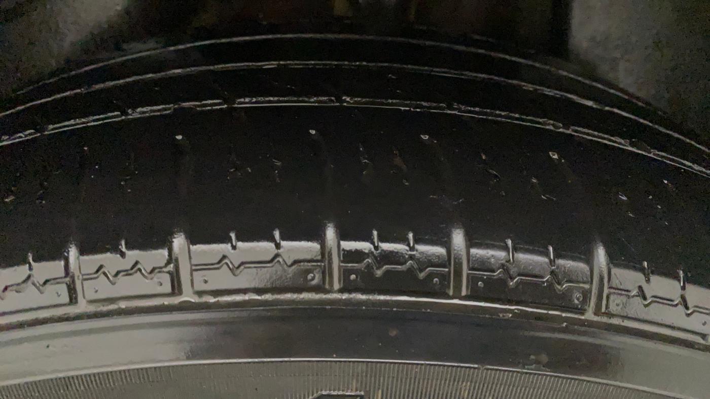 2018 Jeep Compass LIMITED (O) 1.4 PETROL AT, Petrol, Automatic, 82,809 km, Left Front Tyre Tread