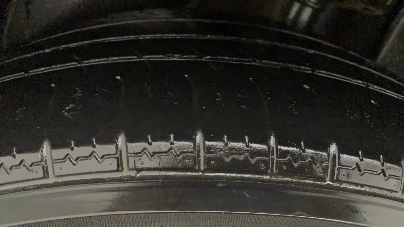 2018 Jeep Compass LIMITED (O) 1.4 PETROL AT, Petrol, Automatic, 82,809 km, Right Rear Tyre Tread