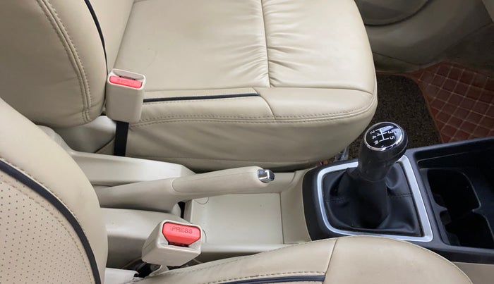 2018 Maruti Dzire ZXI, Petrol, Manual, 42,306 km, Gear Lever