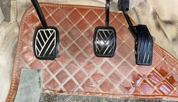 2018 Maruti Dzire ZXI, Petrol, Manual, 42,306 km, Pedals