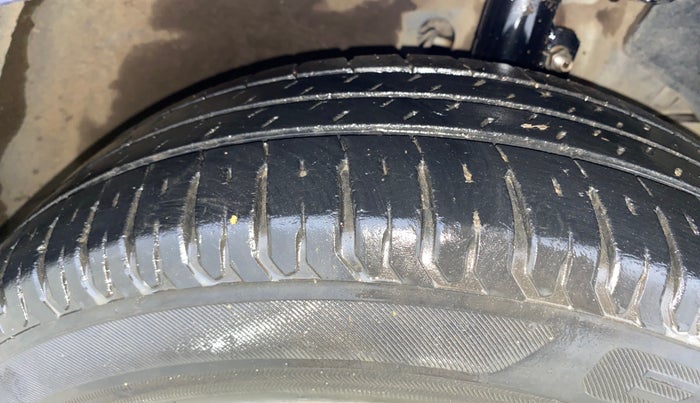 2018 Maruti Dzire ZXI, Petrol, Manual, 42,306 km, Right Front Tyre Tread