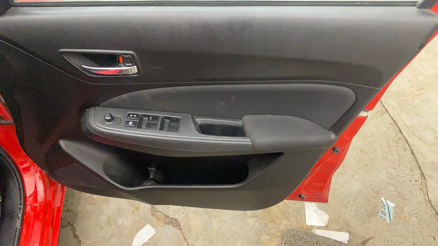 2023 Maruti Swift VXI AMT, Petrol, Automatic, 78,598 km, Driver Side Door Panels Control