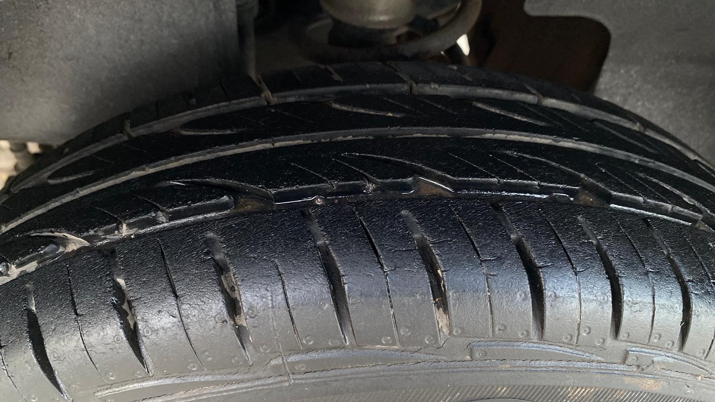 2016 Tata Nano TWIST XT, Petrol, Manual, 34,571 km, Left Rear Tyre Tread