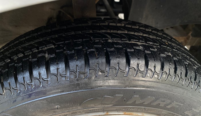 2016 Tata Nano TWIST XT, Petrol, Manual, 34,571 km, Right Front Tyre Tread