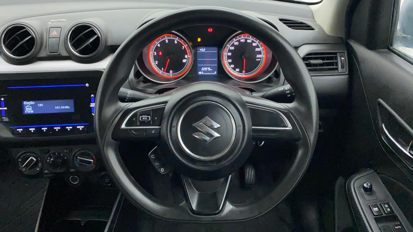 2021 Maruti Swift VXI, Petrol, Manual, 22,975 km, Steering Wheel Close Up