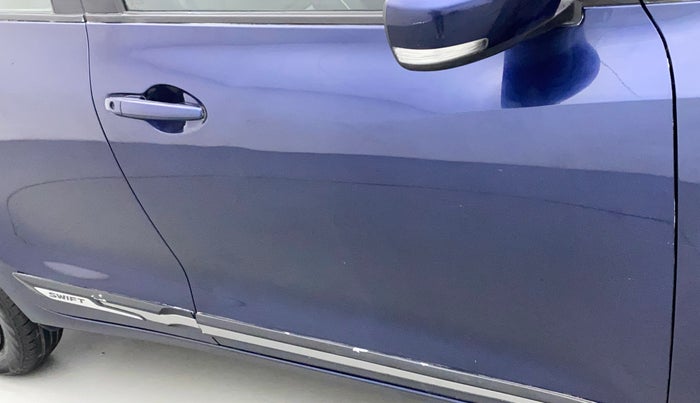 2021 Maruti Swift VXI, Petrol, Manual, 22,975 km, Driver-side door - Slightly dented