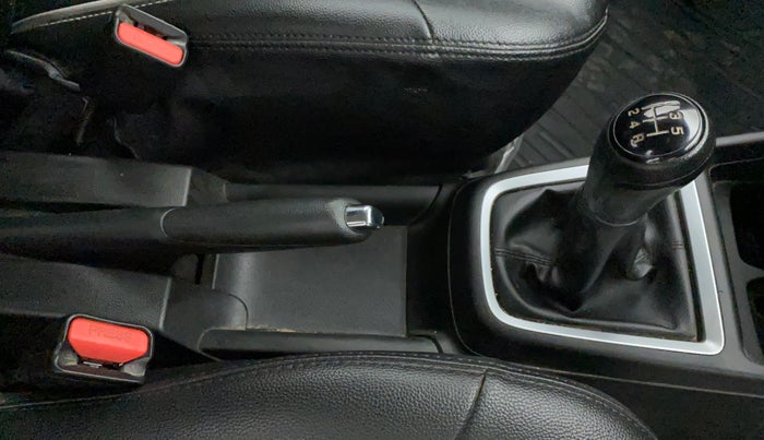 2021 Maruti Swift VXI, Petrol, Manual, 22,975 km, Gear Lever