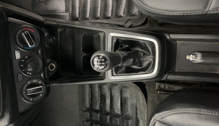 2018 Maruti Swift VXI, CNG, Manual, 93,415 km, Gear Lever