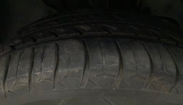 2017 Tata Tiago XT PETROL, Petrol, Manual, 88,234 km, Right Front Tyre Tread