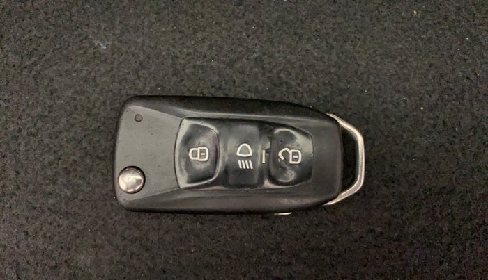 2017 Tata Tiago XT PETROL, Petrol, Manual, 88,234 km, Key Close Up