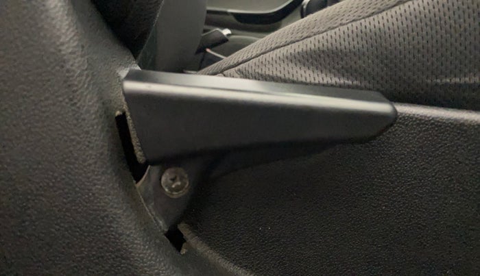 2017 Tata Tiago XT PETROL, Petrol, Manual, 88,234 km, Driver Side Adjustment Panel