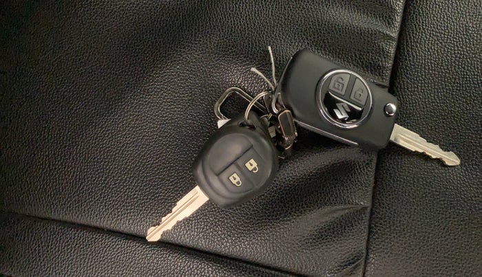 2016 Maruti Swift LXI, Petrol, Manual, 79,542 km, Key Close Up